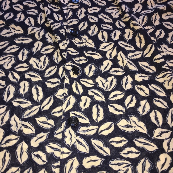 Cute button up - Picture 2 of 4